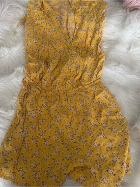 American Eagle Summer Floral Romper Sz: M